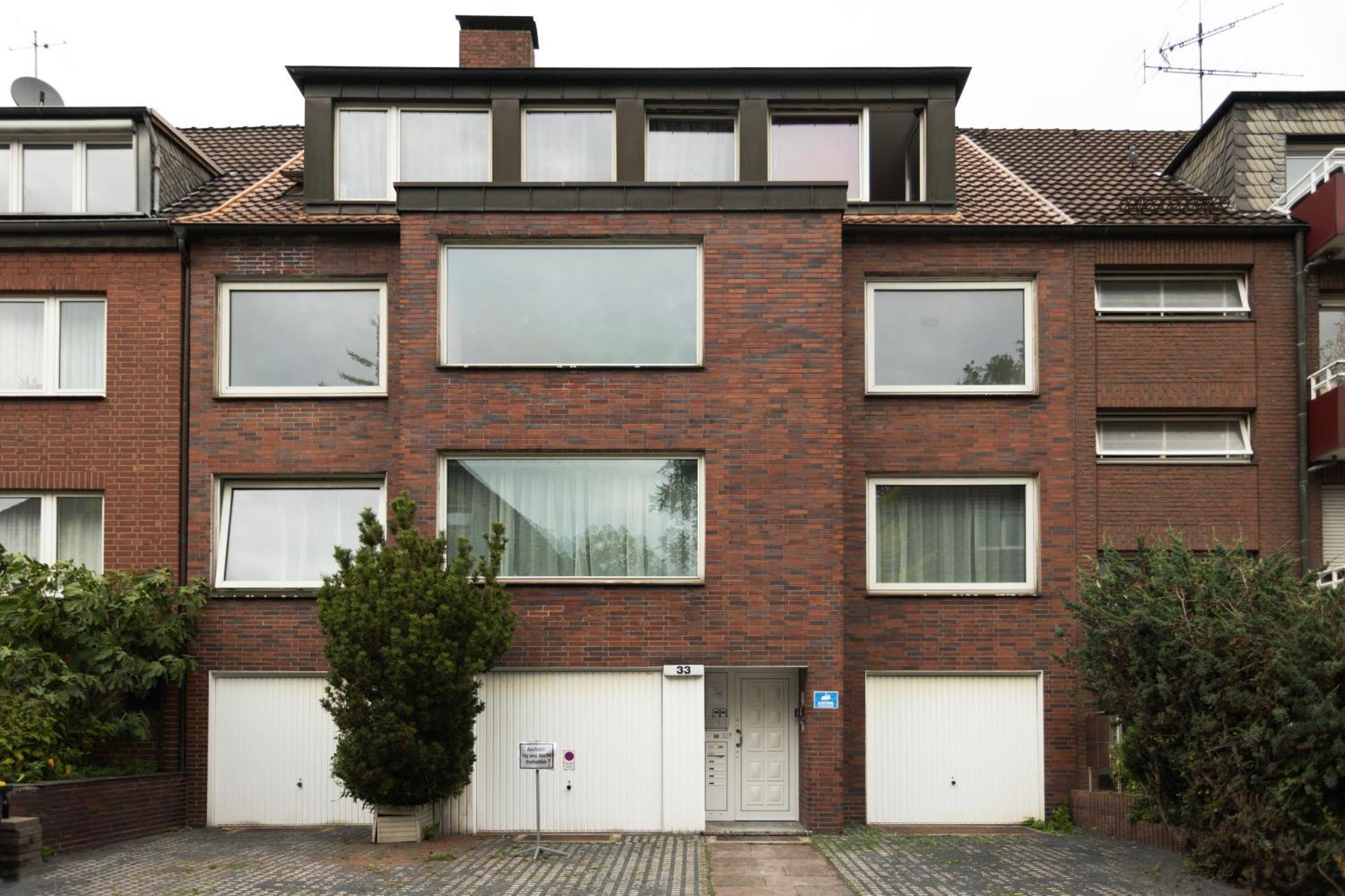 Central Apartment With Terrace Duisburg Exterior photo