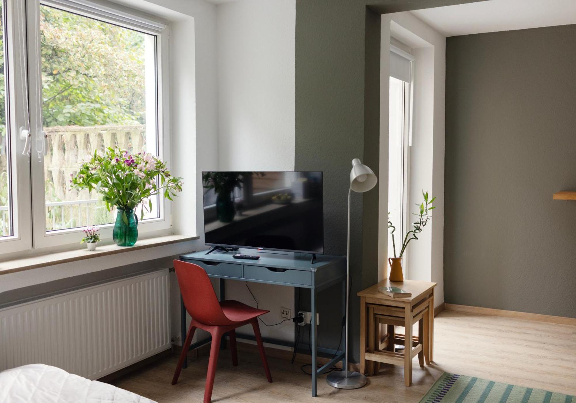 Central Apartment With Terrace Duisburg Exterior photo