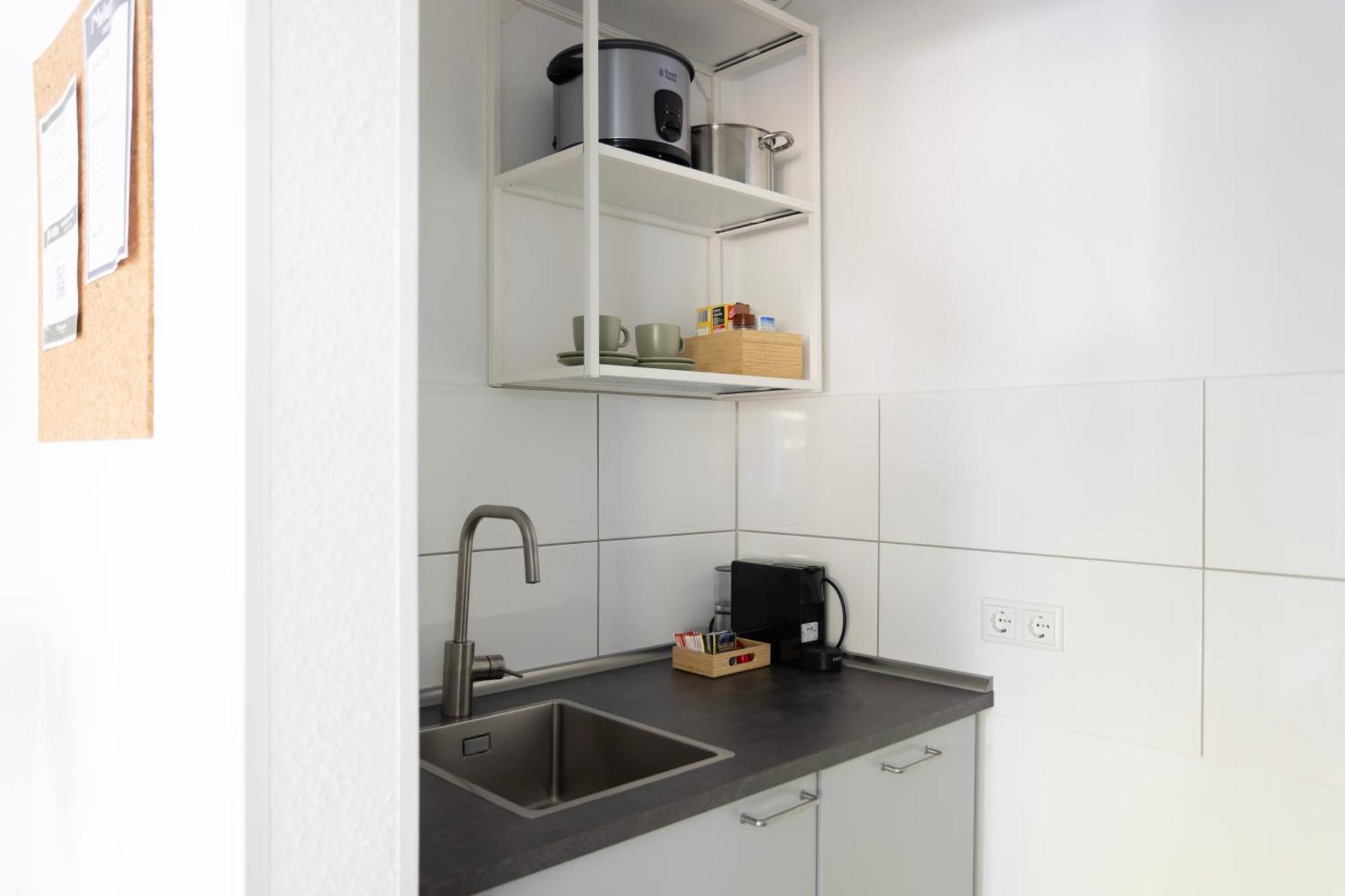 Central Apartment With Terrace Duisburg Exterior photo