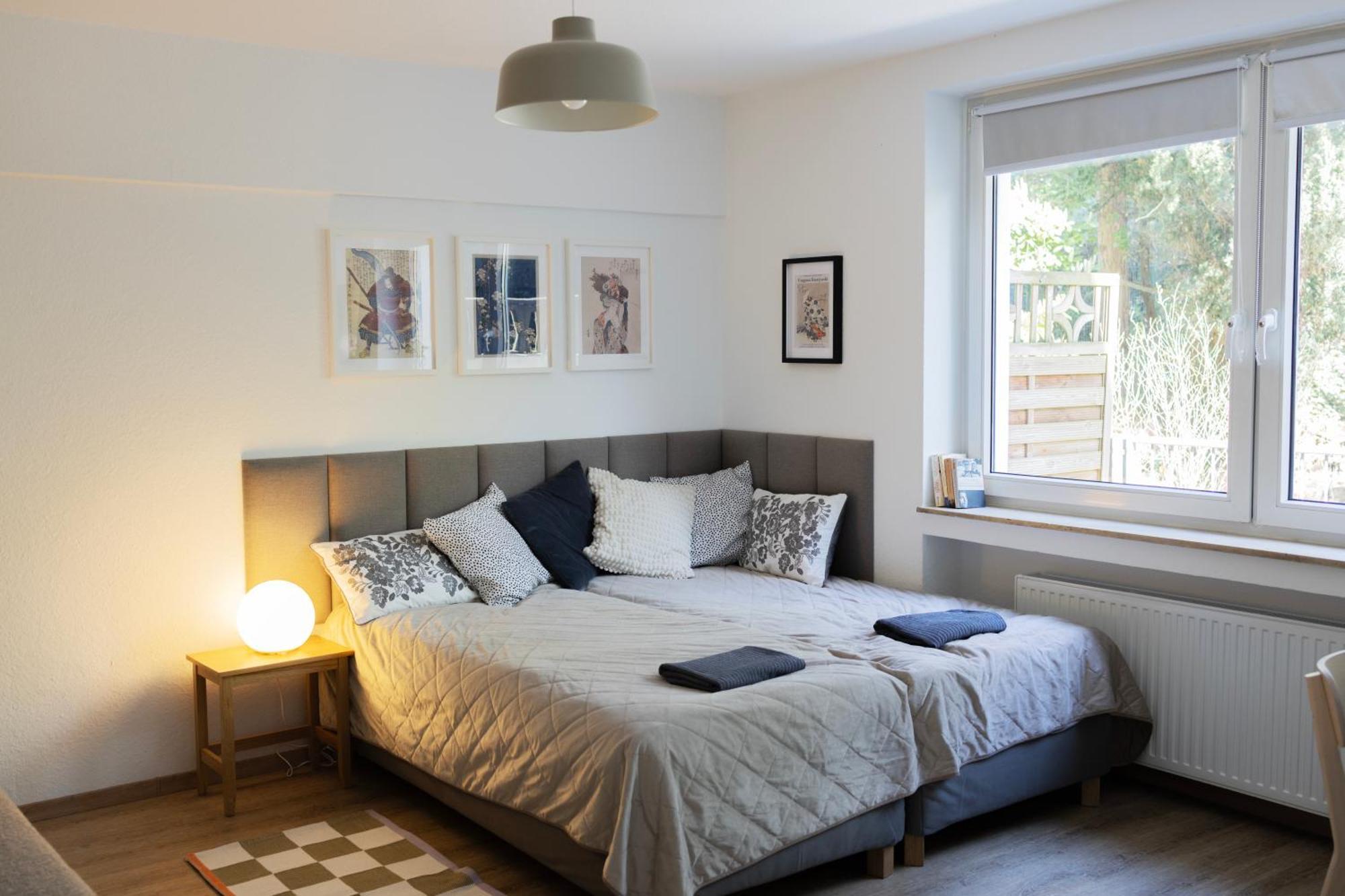 Central Apartment With Terrace Duisburg Exterior photo