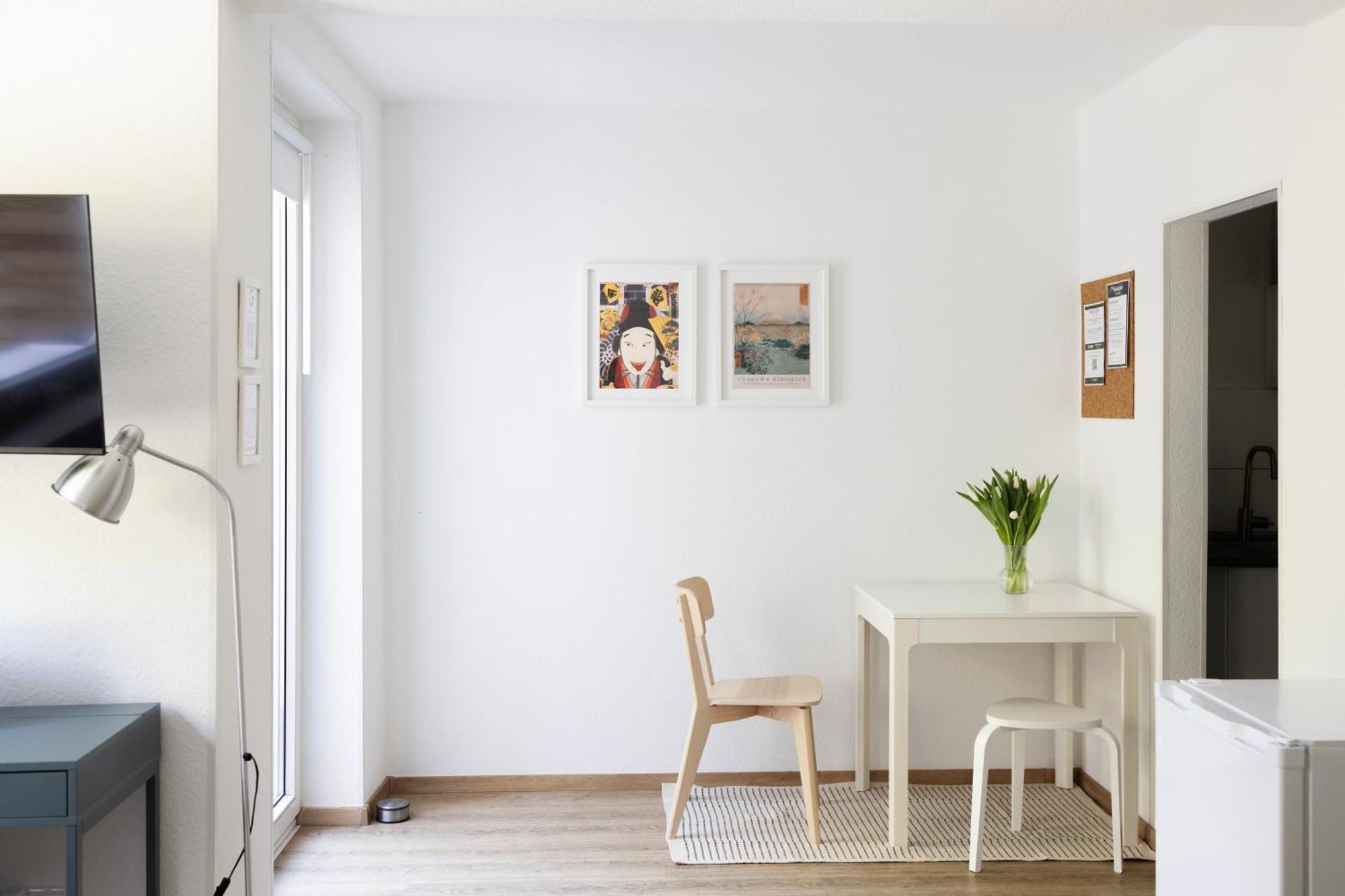 Central Apartment With Terrace Duisburg Exterior photo