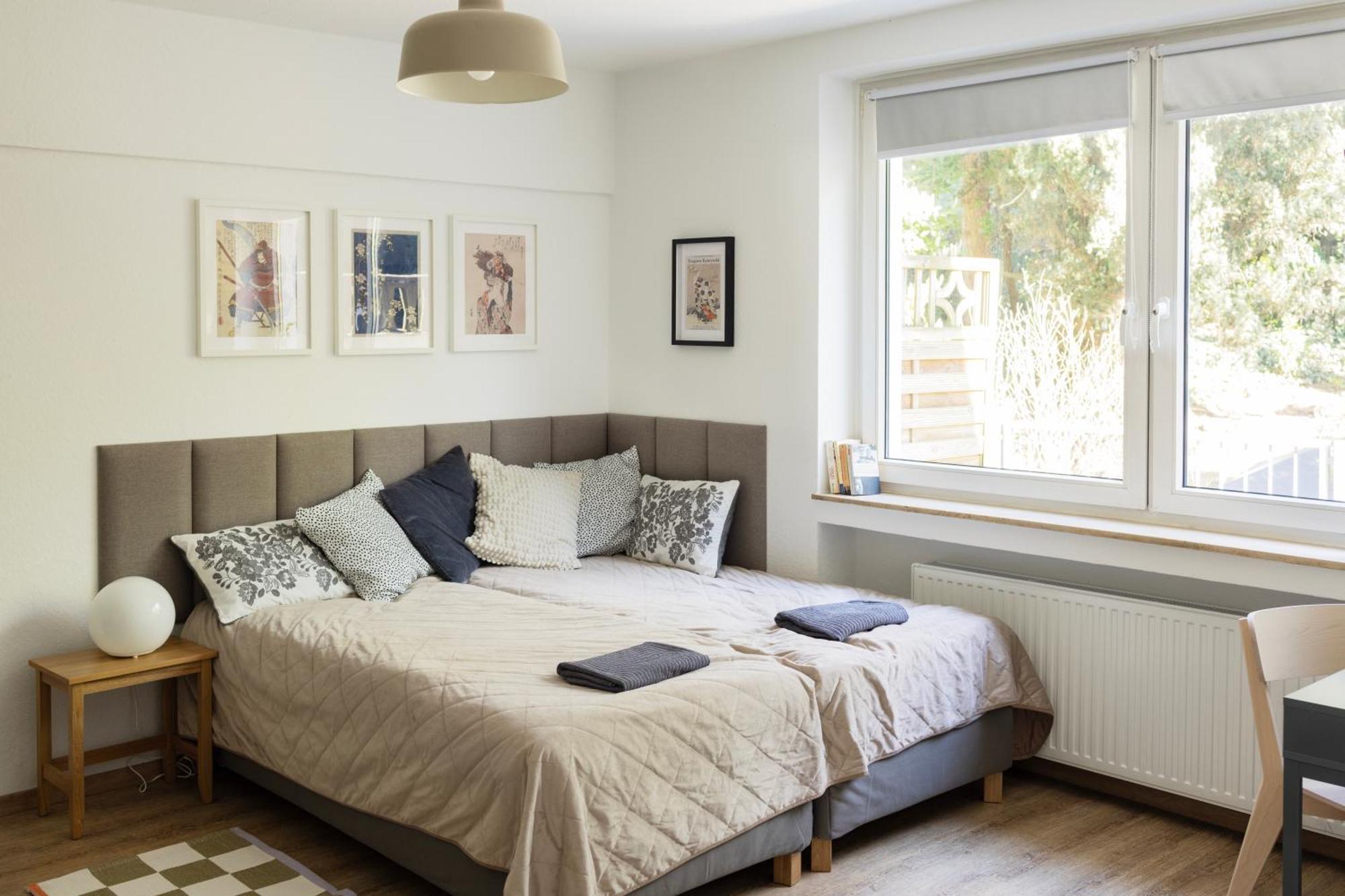 Central Apartment With Terrace Duisburg Exterior photo